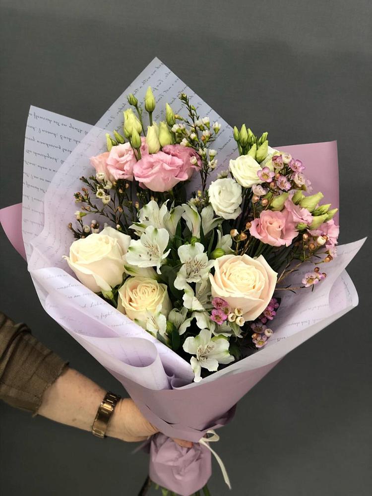 Букет цветов из: Альстромерии, Розы и Лизиантусы в Петровском