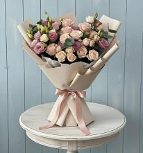 Букет цветов из:  Розы и Лизиантусы #REPLACE_PRED# Петровском