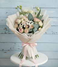 Букет цветов из:  Розы и Лизиантусы в Петровском