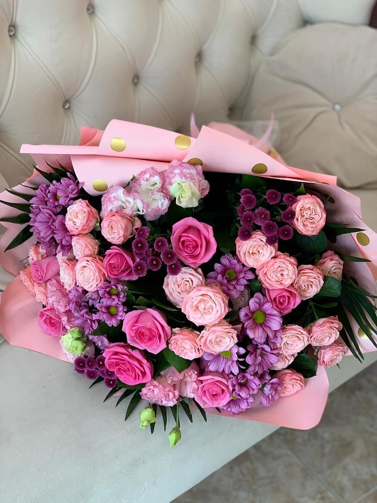 Букет цветов из: Хризантемы, Розы и Лизиантусы в Петровском