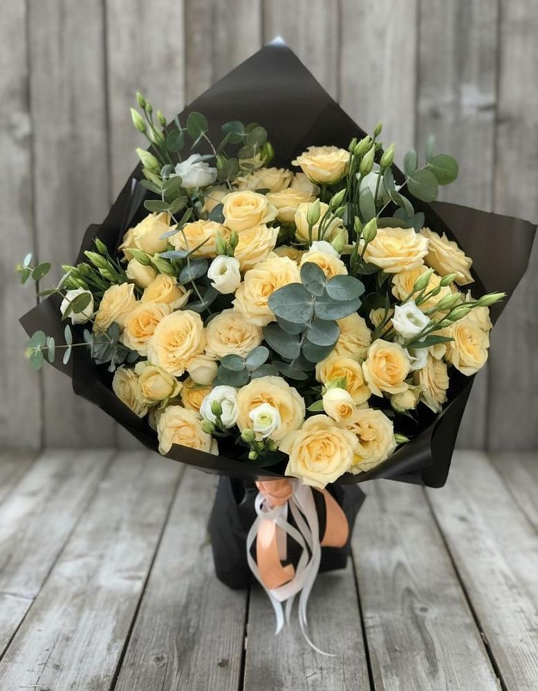 Букет цветов из: Розы и Лизиантусы в Петровском