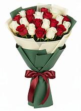 Микс из красных и белых роз в Петровском Букет Микс из красных и белых роз в Петровском