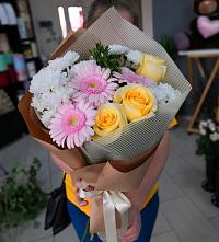 Букет цветов из:  Герберы, Розы и Хризантемы в Петровском