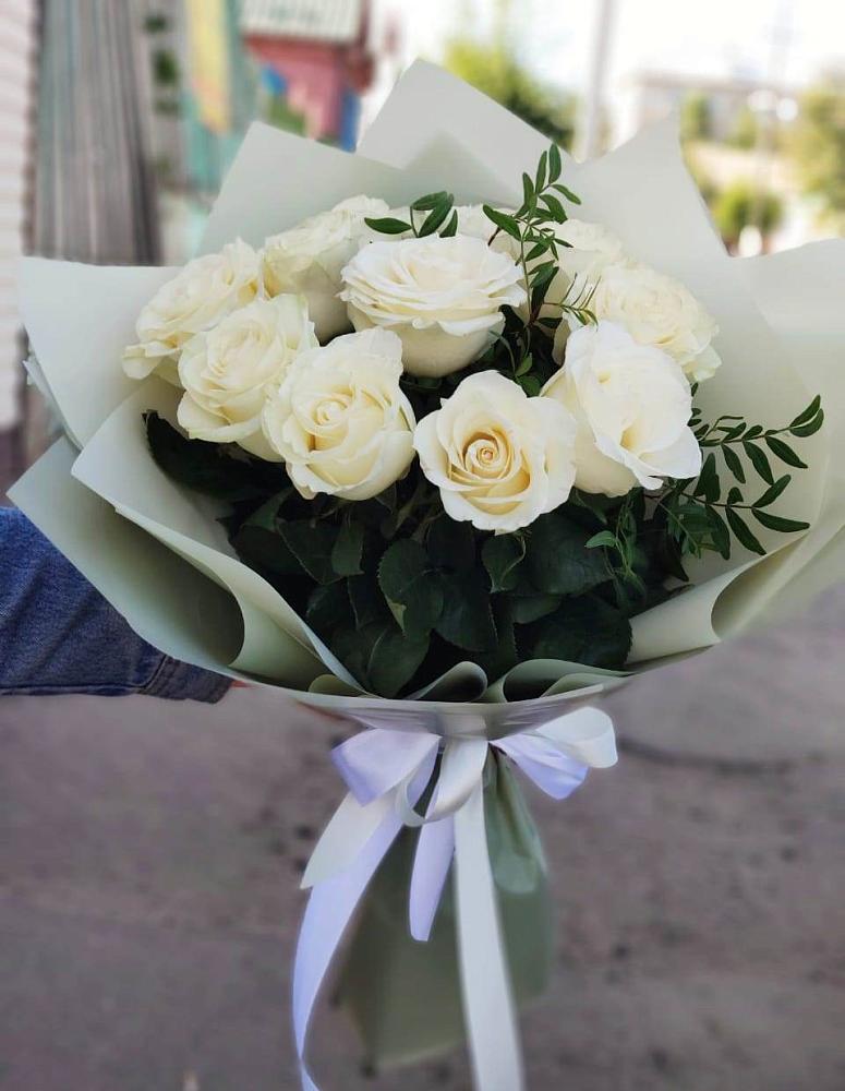Букет Белые розы Проуд в Петровском