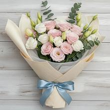 Букет цветов из:  Лизиантусы в Петровском