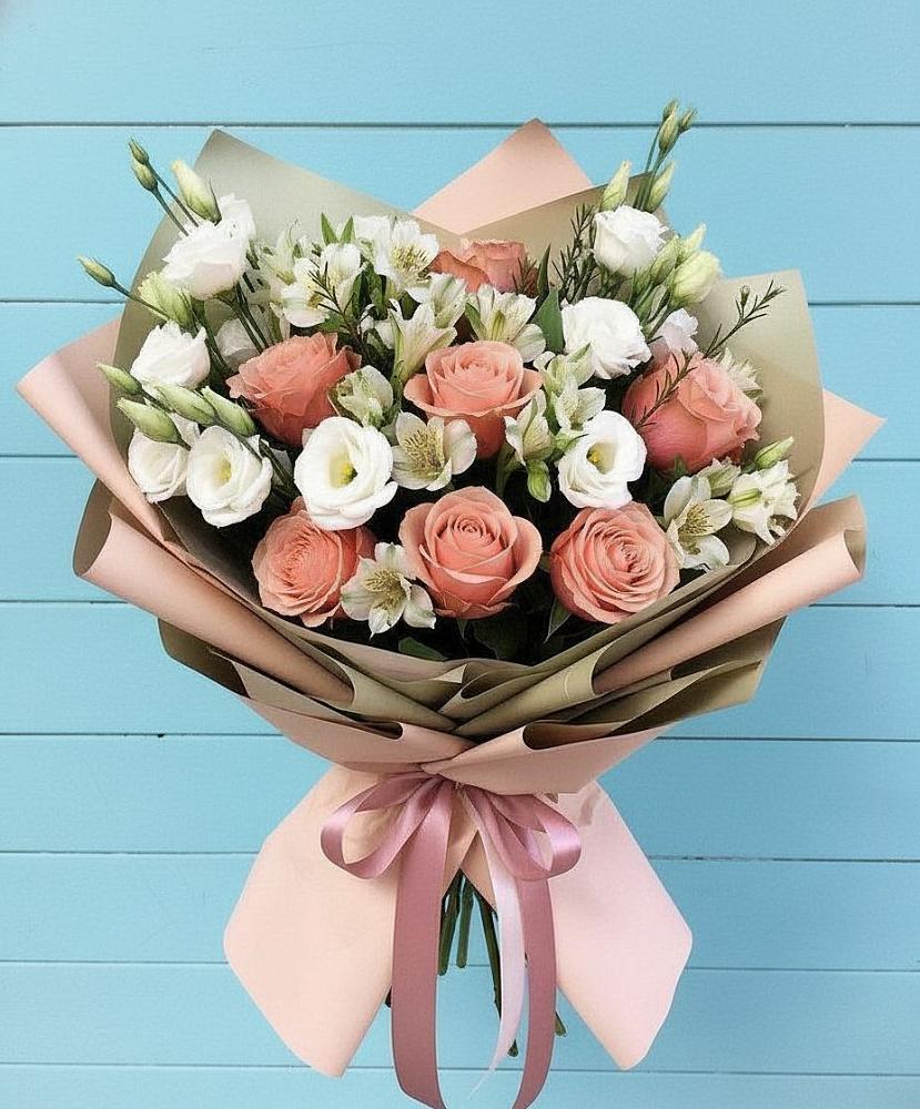 Букет цветов из: Розы, Альстромерии и Лизиантусы в Петровском