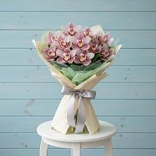 Букет цветов из:  Орхидеи и Розы в Петровском
