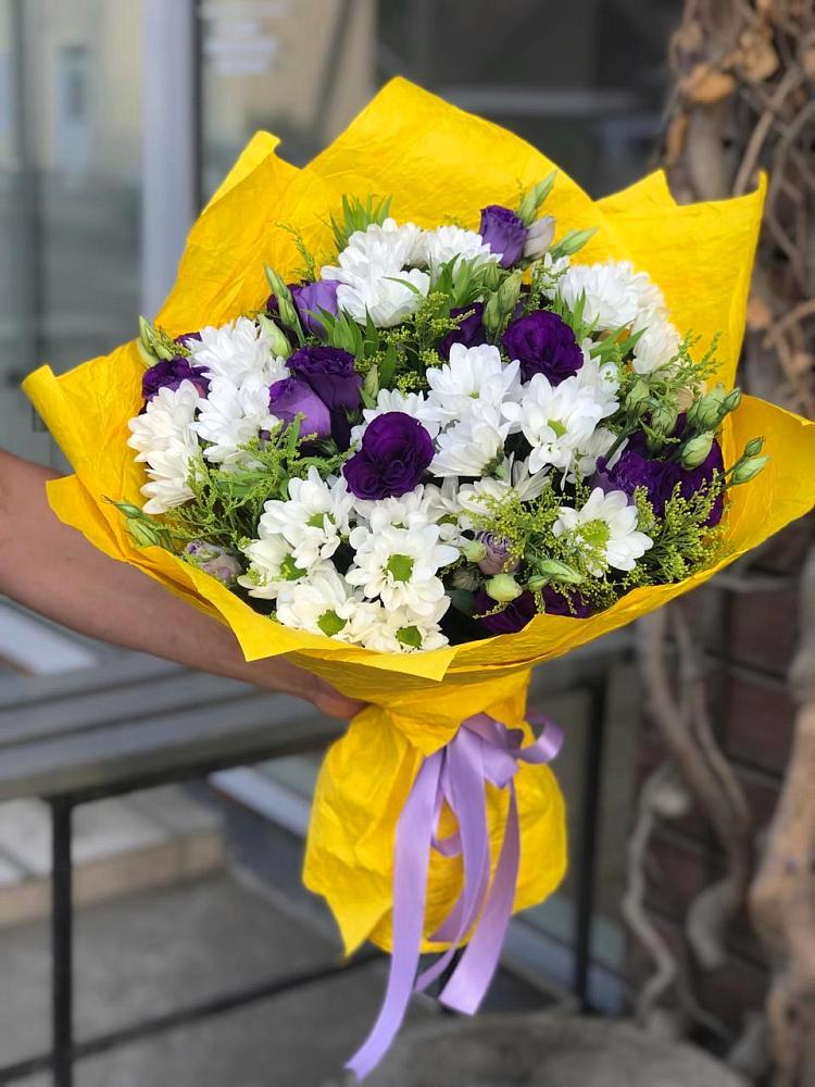 Букет цветов из: Ирисы, Хризантемы и Ромашки в Петровском