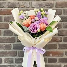 Букет цветов из:  Лизиантусы и Розы #REPLACE_PRED# Петровском