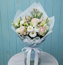 Букет цветов из:  Розы и Лизиантусы в Петровском